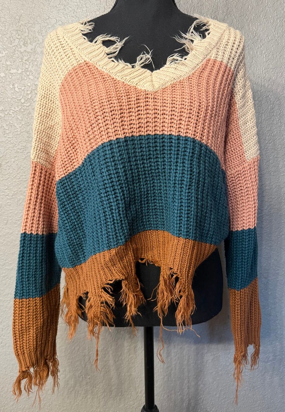 Love Tree Womens Sz M Striped Colorblock Frayed Scoop Neck Knit Sweater